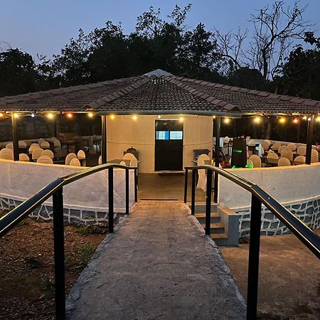 Grand Celebration Resort Neral Bagian luar foto