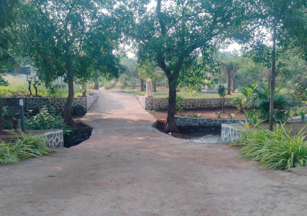 Grand Celebration Resort Neral Bagian luar foto