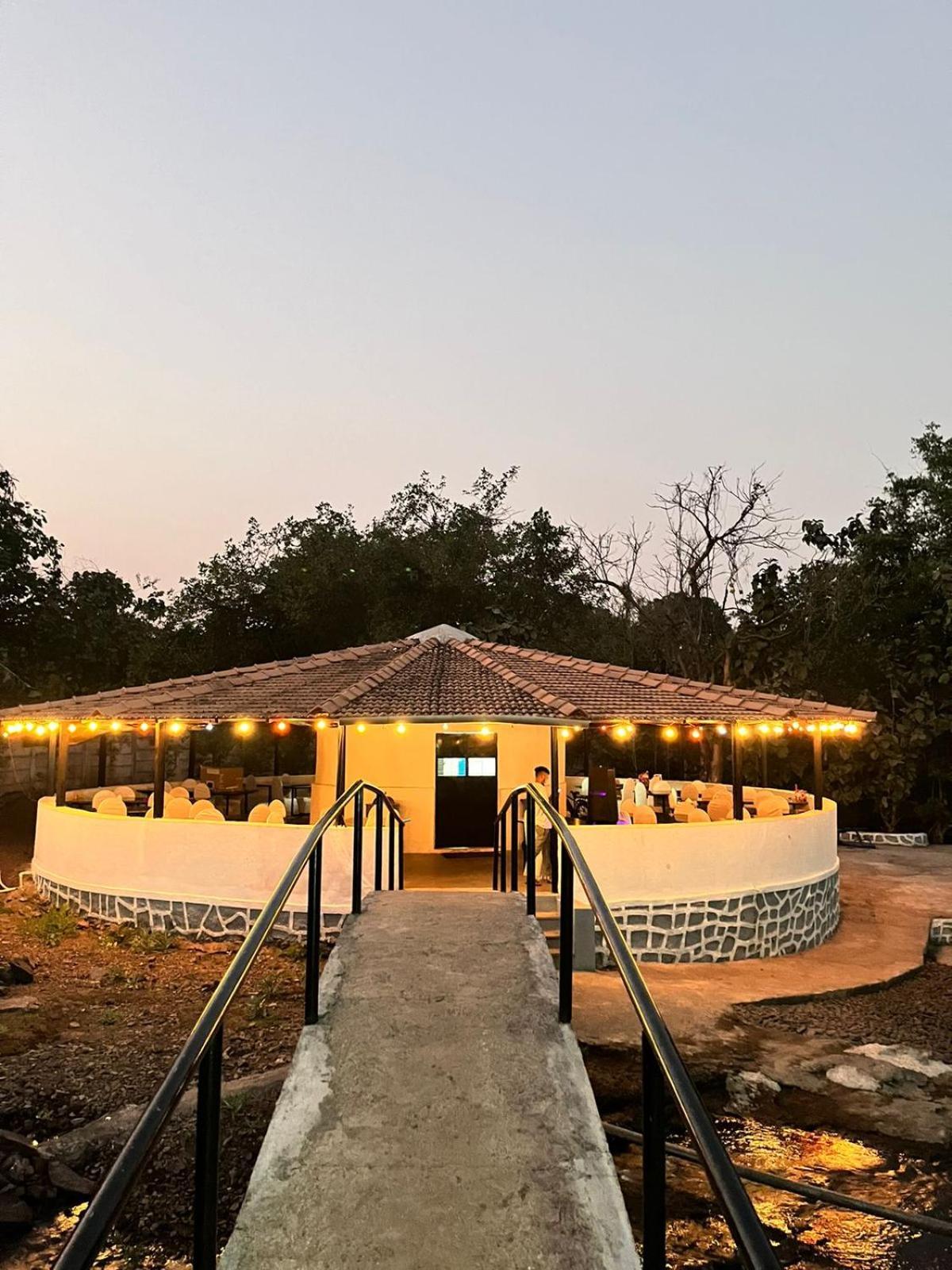 Grand Celebration Resort Neral Bagian luar foto